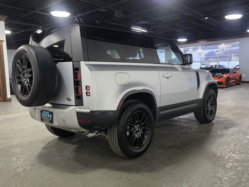 Used 2022 Land Rover Defender 90 S image 4