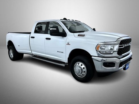 Used 2024 RAM 3500 Big Horn w/ Cold Weather Group AWD/4WD image 3
