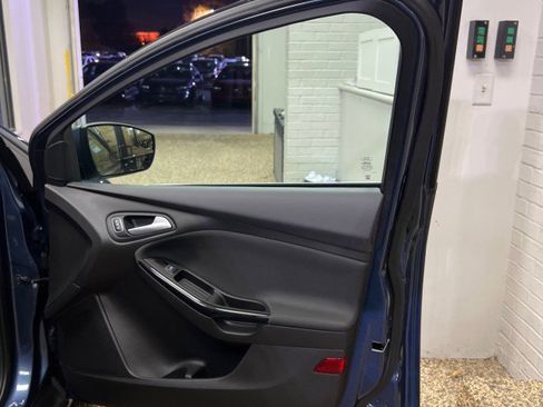 Used 2018 Ford Focus Titanium image 14