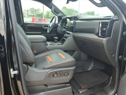 Used 2023 GMC Sierra 1500 AT4 w/ AT4 Premium Package AWD/4WD image 12