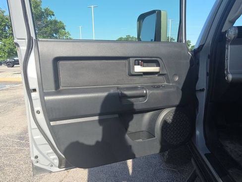 Used 2014 Toyota FJ Cruiser 4WD w/ Convenience Package image 10
