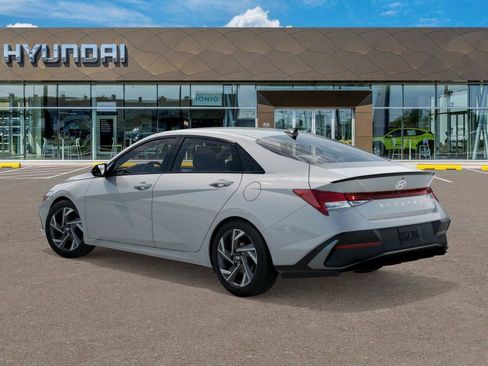 New 2025 Hyundai Elantra Sport image 5