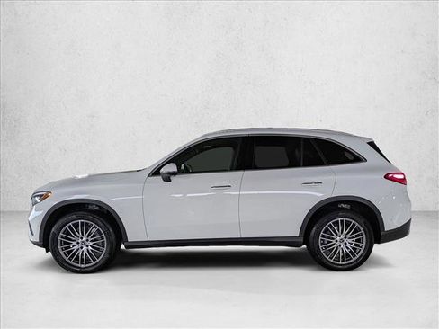 Certified 2025 Mercedes-Benz GLC 300 4MATIC image 9
