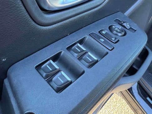 Used 2023 Honda Pilot Sport image 17