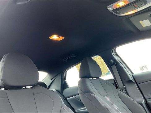Used 2025 Hyundai Elantra Sport image 22