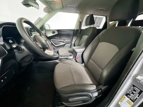 Used 2024 Kia Soul LX FWD image 14