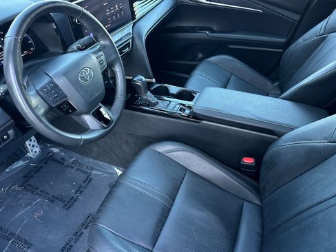 Used 2025 Toyota Camry XSE FWD image 10