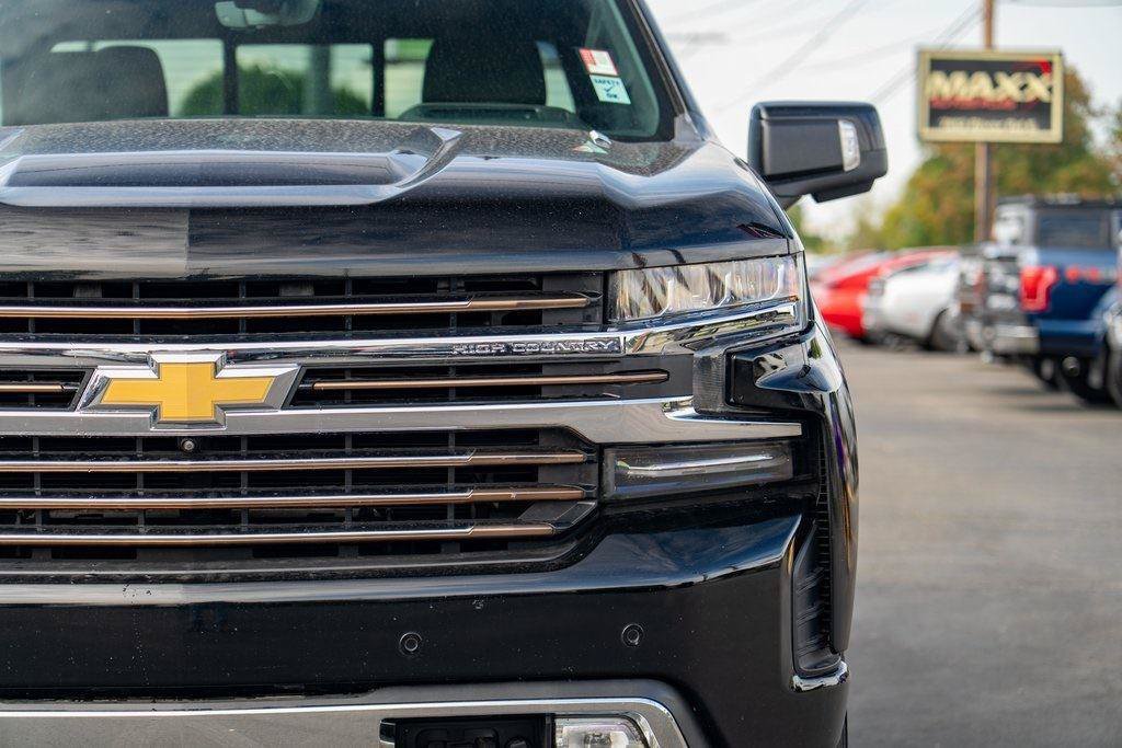 Used 2020 Chevrolet Silverado 1500 High Country w/ Technology Package AWD/4WD image 5