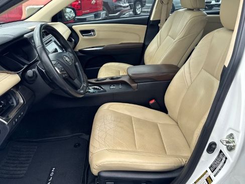 Used 2018 Toyota Avalon Limited w/ Protection Package FWD image 19