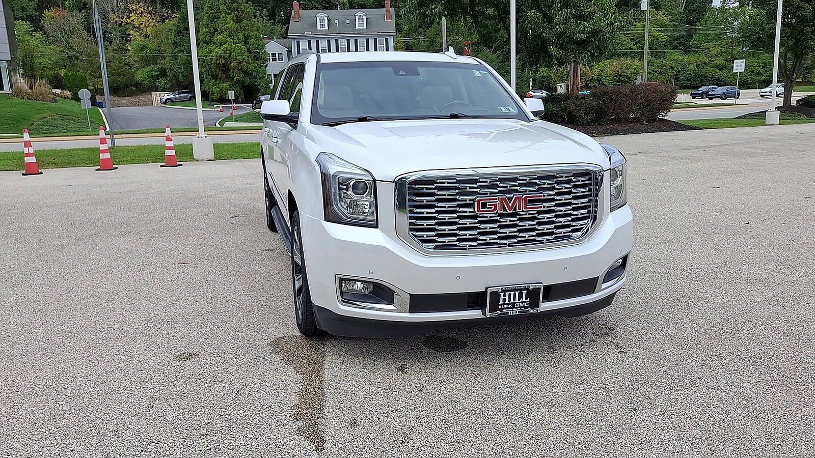 Used 2018 GMC Yukon XL Denali w/ Open Road Package AWD/4WD image 3