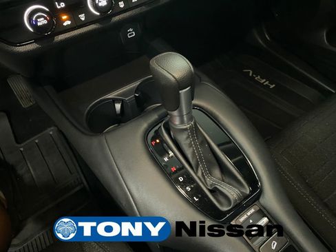 Used 2025 Honda HR-V LX image 17