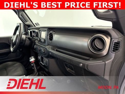Used 2020 Jeep Wrangler Unlimited Sport AWD/4WD image 11