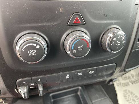 Used 2018 RAM 3500 Tradesman w/ Chrome Appearance Group AWD/4WD image 18