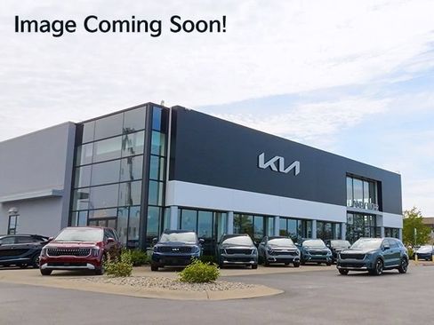 Used 2025 Chrysler Pacifica Select FWD image 10
