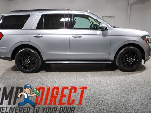 Used 2022 Ford Expedition XLT image 6