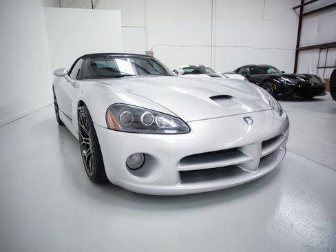 Used 2003 Dodge Viper SRT-10 image 10
