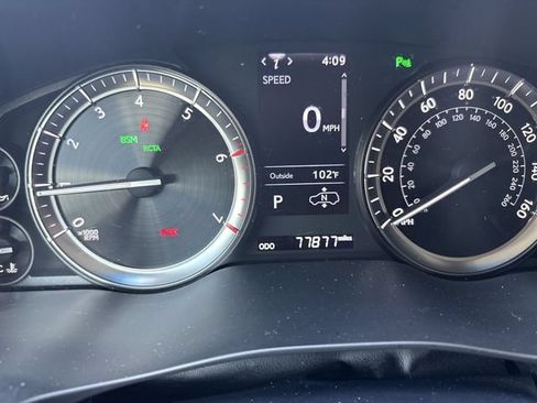 Used 2021 Lexus LX 570 4WD w/ Luxury Package image 16