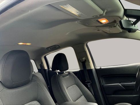 Used 2015 GMC Canyon SLE image 20