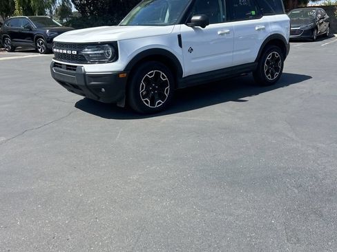 Used 2025 Ford Bronco Sport Outer Banks w/ Outer Banks Tech Package+ AWD/4WD image 1