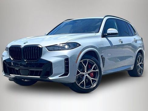 New 2026 BMW X5 xDrive50e w/ Executive Package AWD/4WD image 2