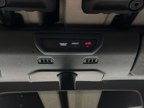 Used 2022 Jeep Gladiator Rubicon AWD/4WD image 32