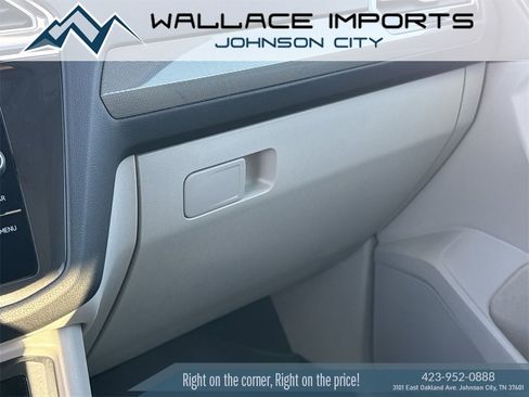 Certified 2022 Volkswagen Tiguan SE image 14