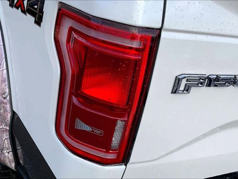 Used 2015 Ford F150 Lariat image 28