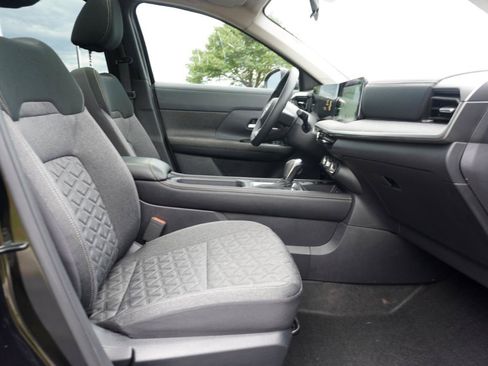 Used 2025 Nissan Kicks SV w/ SV Premium Package AWD/4WD image 21