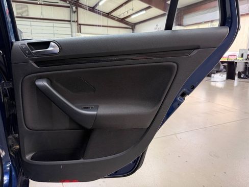 Used 2011 Volkswagen Jetta S FWD image 14