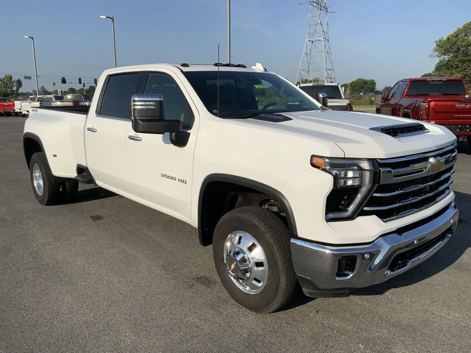 Used 2025 Chevrolet Silverado 3500 LTZ w/ LTZ Plus Package AWD/4WD image 2
