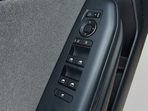 Used 2025 Kia K4 EX image 12