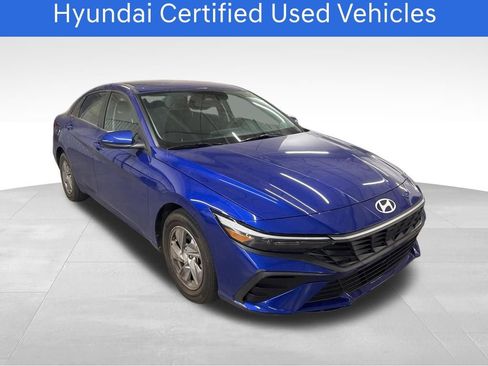 Certified 2024 Hyundai Elantra SE image 2