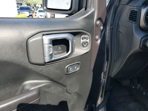 Used 2019 Jeep Wrangler Unlimited Sport S image 18