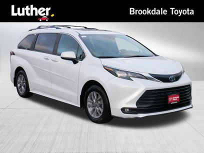 Used 2025 Toyota Sienna XLE