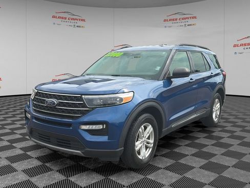 Used 2020 Ford Explorer XLT w/ Equipment Group 202A AWD/4WD image 3