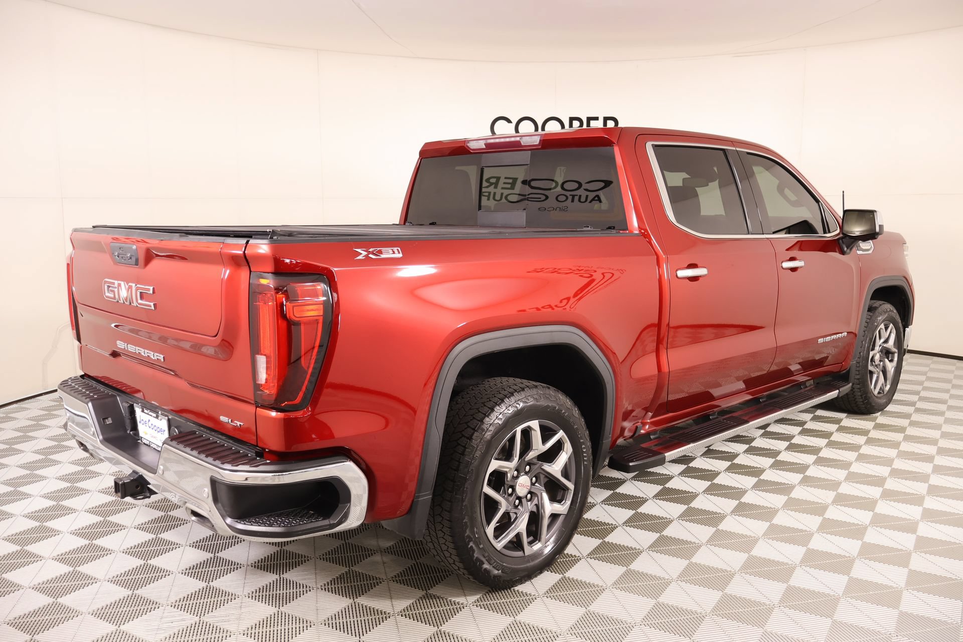 Used 2022 GMC Sierra 1500 SLT AWD/4WD image 21