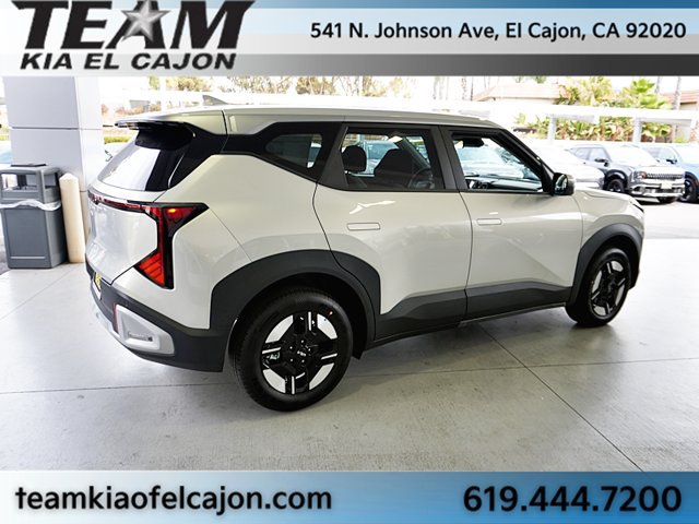 New 2027 Kia Seltos LX FWD image 10