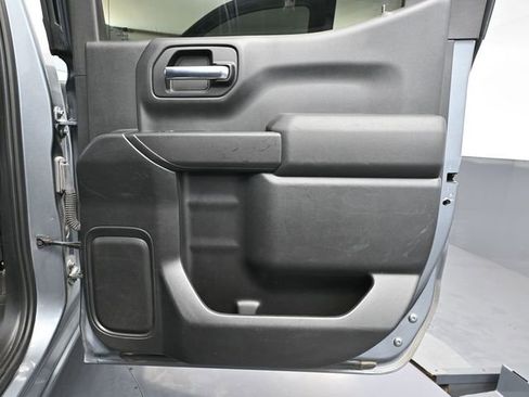 Used 2019 Chevrolet Silverado 1500 LT image 40