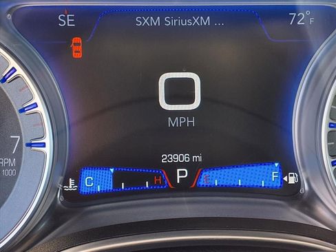 Used 2023 Chrysler 300 Touring w/ Sport Appearance Package image 13