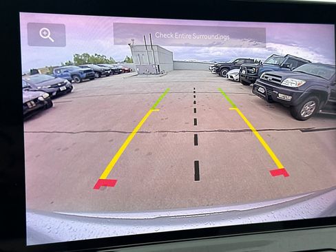 Used 2025 Jeep Compass Limited image 17