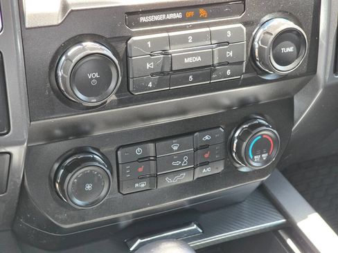 Used 2019 Ford F150 XLT w/ Equipment Group 302A Luxury AWD/4WD image 29