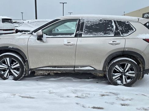 Used 2023 Nissan Rogue Platinum w/ Platinum Premium Package image 7