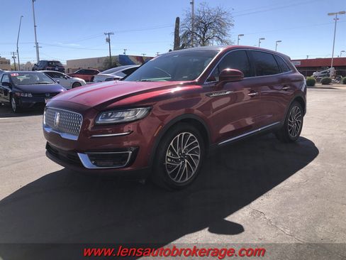 Used 2019 Lincoln Nautilus Reserve image 4