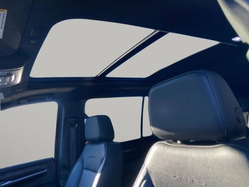 Used 2024 GMC Yukon XL Denali image 15