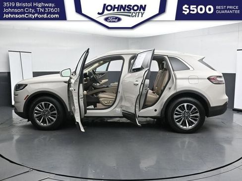 Used 2022 Lincoln Nautilus Reserve AWD/4WD image 42