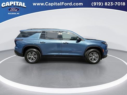 Used 2026 Chevrolet Traverse LT w/ Driver Confidence Package FWD image 9