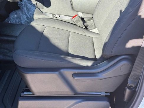 Used 2024 GMC Sierra 3500 Pro w/ Convenience Package image 14