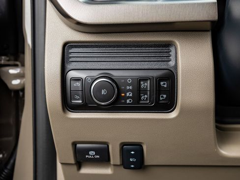 Used 2026 Ford F350 Platinum w/ Platinum Plus Package image 22