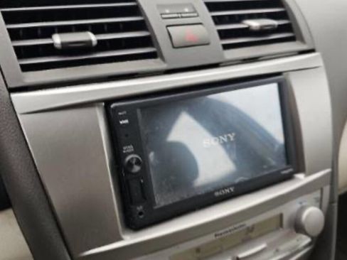 Used 2010 Toyota Camry XLE image 13