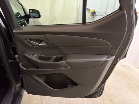 Used 2022 Chevrolet Traverse RS AWD/4WD image 16